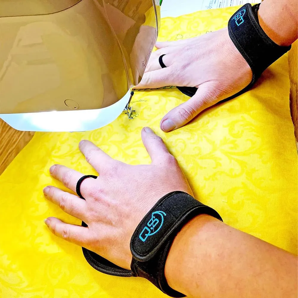 Accu-Grip Quilting Gloves, Quilters Select