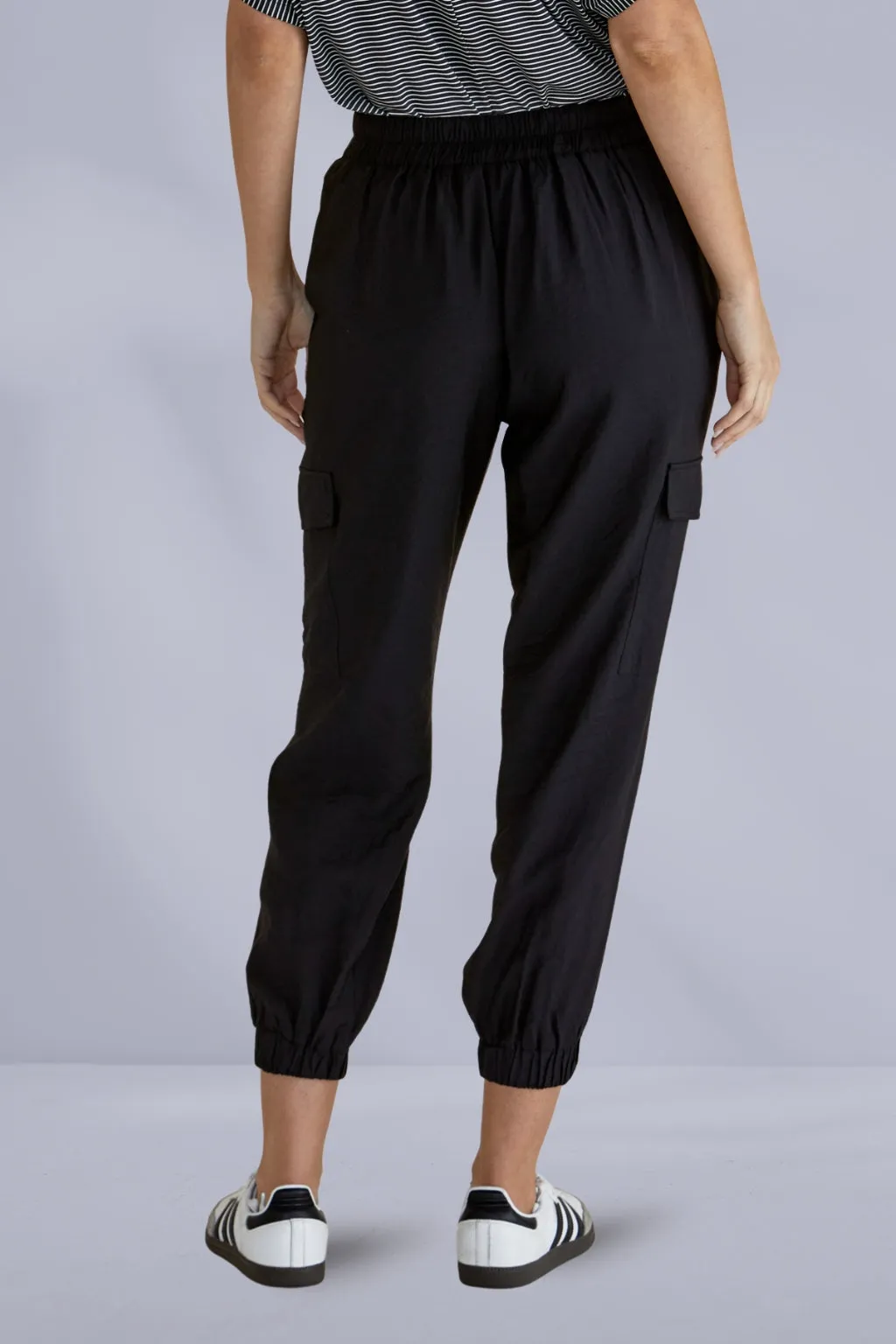 Betty Basics Adrianna Joggers Black