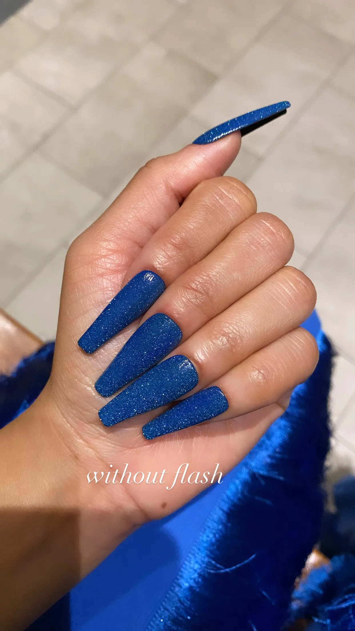 The Rich Auntie | Shimmering Blue | Reflective Glitter | 20 NAILS PRESS-ON SET