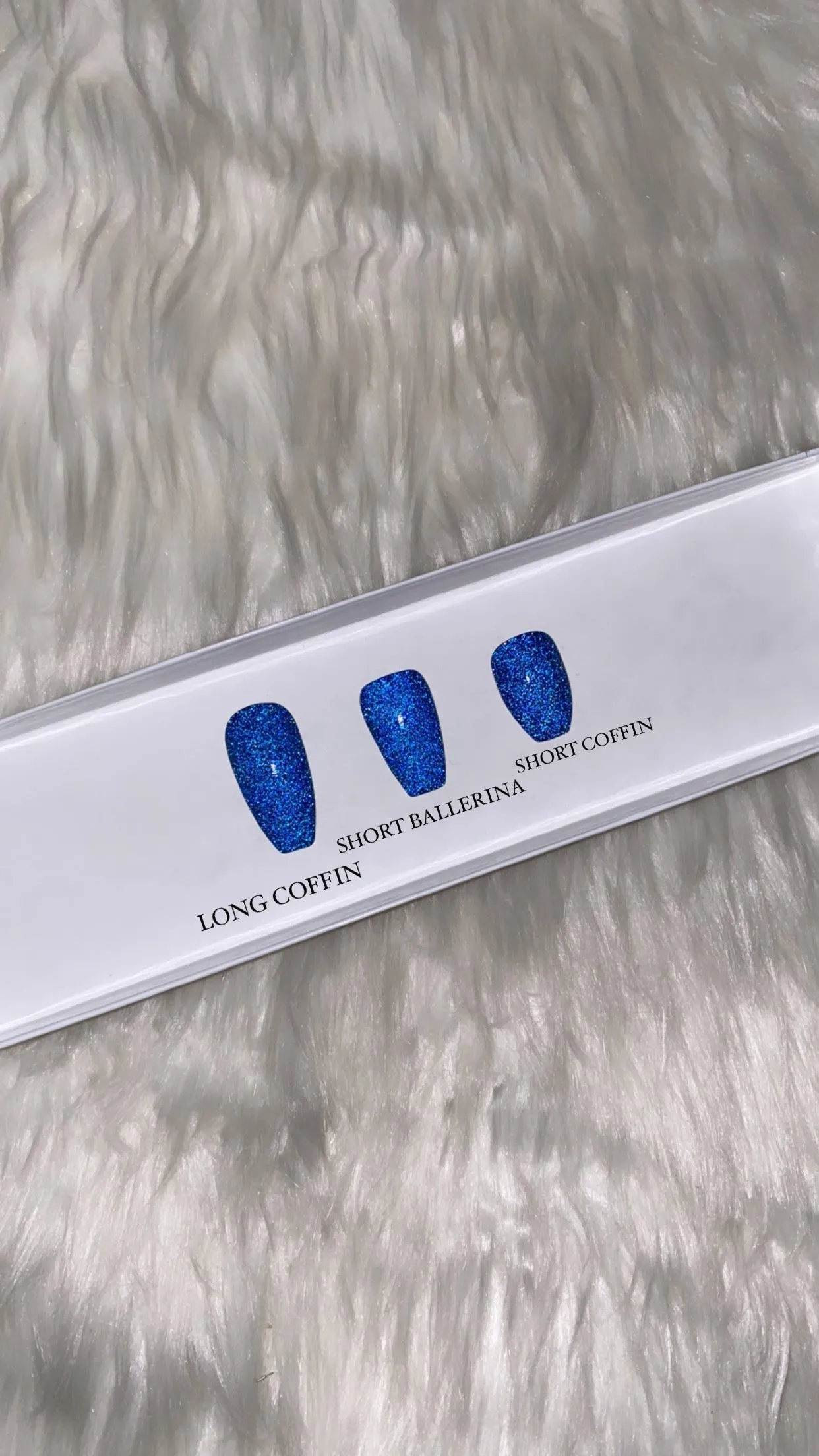 The Rich Auntie | Shimmering Blue | Reflective Glitter | 20 NAILS PRESS-ON SET