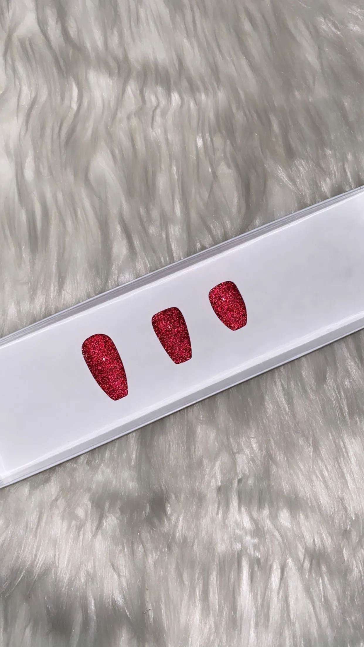 The Rich Auntie | Shimmering Red | Reflective Glitter | 20 NAILS PRESS-ON SET